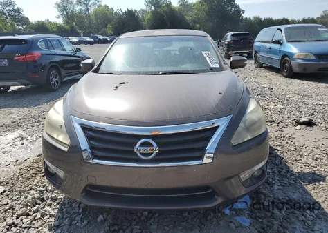 2015 Nissan Altima 2.5 из США, поврежденный, VIN 1N4AL3AP9FC248222